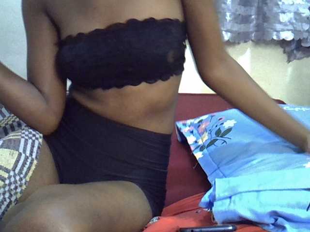 Ebonysly live cam on BongaCams