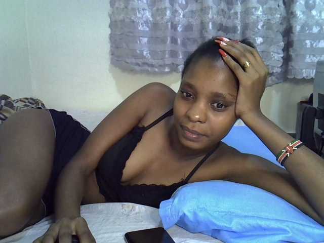 Ebonysly live cam on BongaCams
