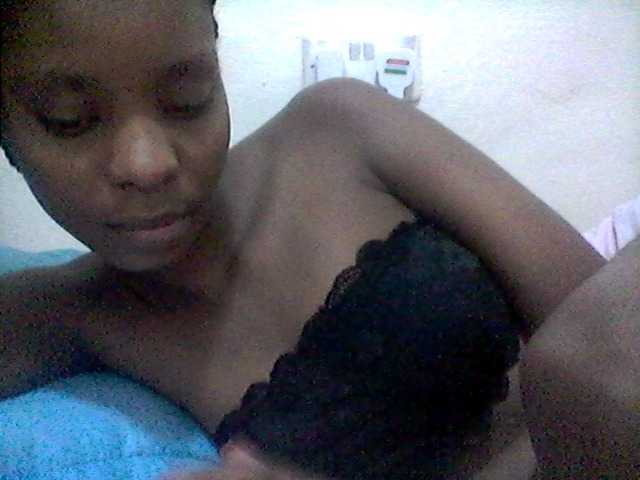 Ebonysly live cam on BongaCams