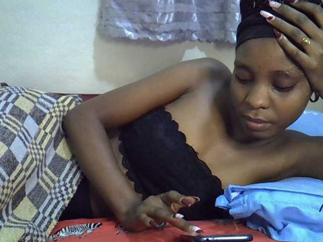 Ebonysly live cam on BongaCams