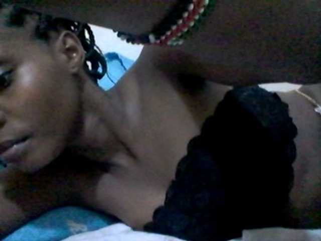 Ebonysly live cam on BongaCams