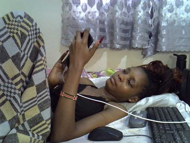 Ebonysly live cam on BongaCams