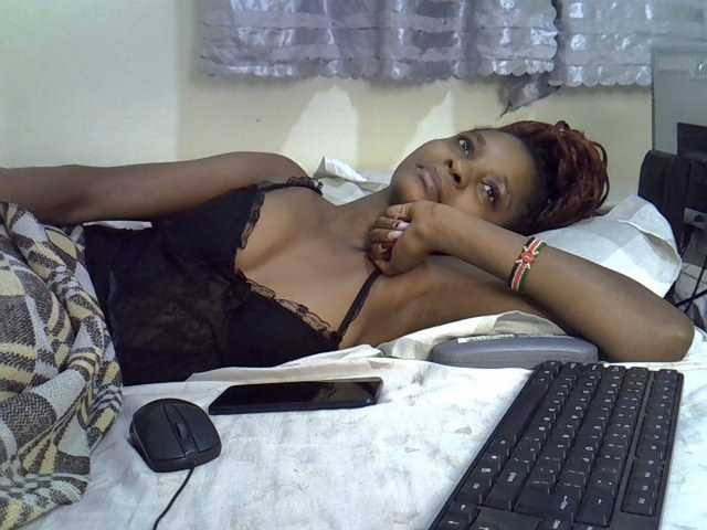 Ebonysly live cam on BongaCams