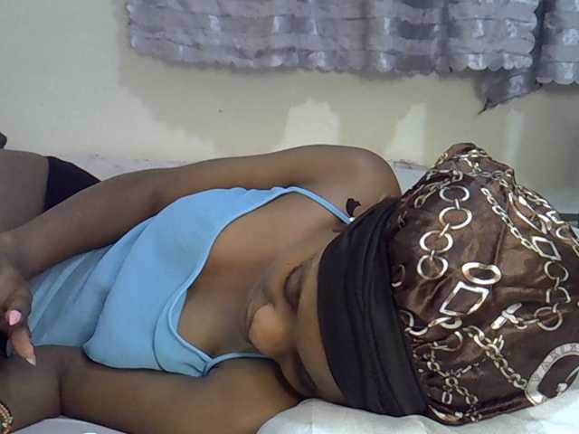 Ebonysly live cam on BongaCams