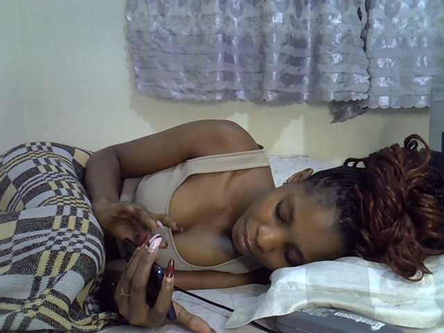 Ebonysly live cam on BongaCams