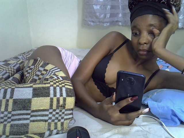 Ebonysly live cam on BongaCams
