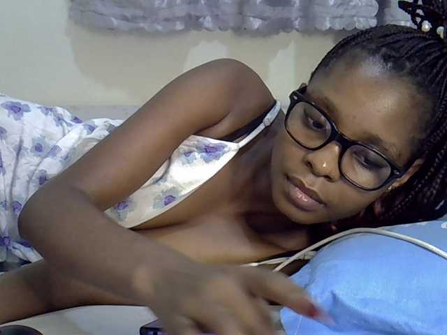 Ebonysly live cam on BongaCams