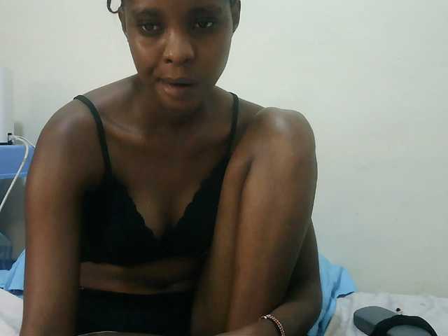 Ebonysly live cam on BongaCams