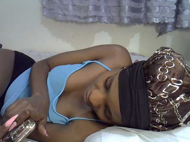 Ebonysly live cam on BongaCams