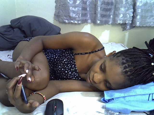 Ebonysly live cam on BongaCams