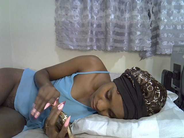 Ebonysly live cam on BongaCams
