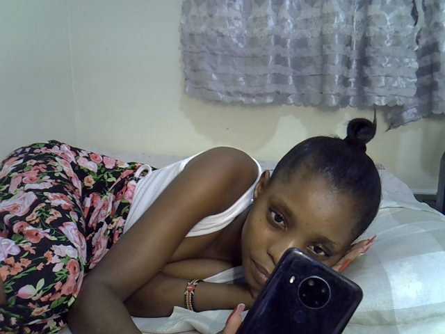 Ebonysly live cam on BongaCams