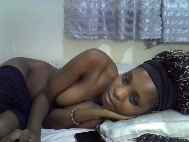 Ebonysly live cam on BongaCams