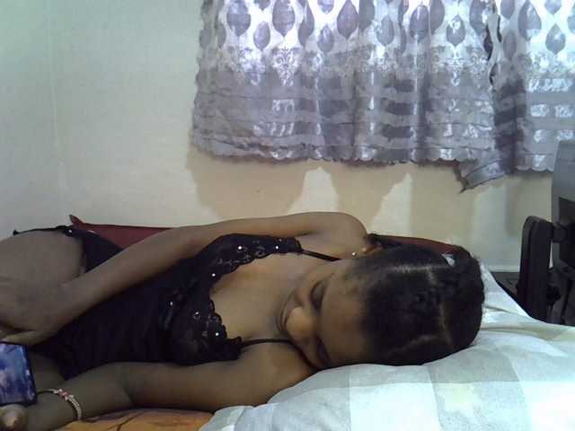 Ebonysly live cam on BongaCams