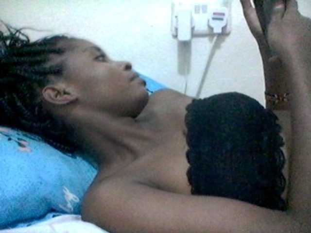Ebonysly live cam on BongaCams
