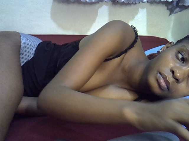 Ebonysly live cam on BongaCams