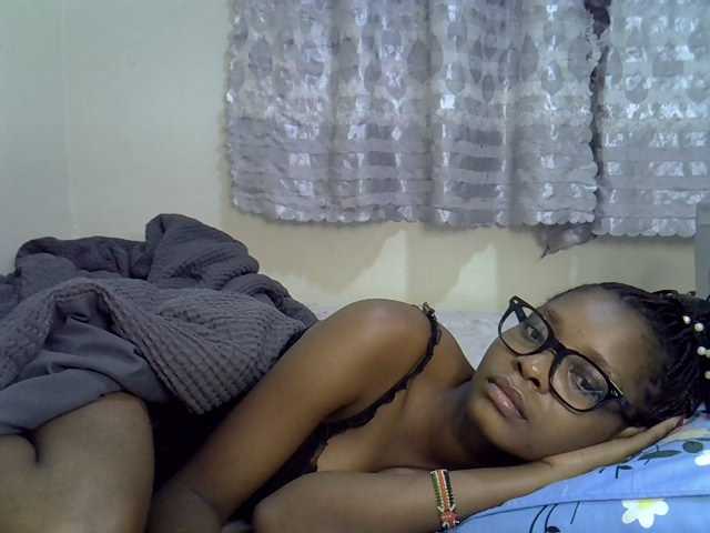 Ebonysly live cam on BongaCams
