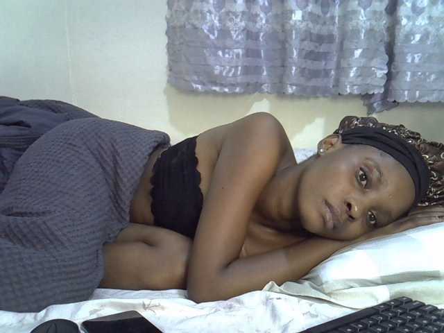 Ebonysly live cam on BongaCams
