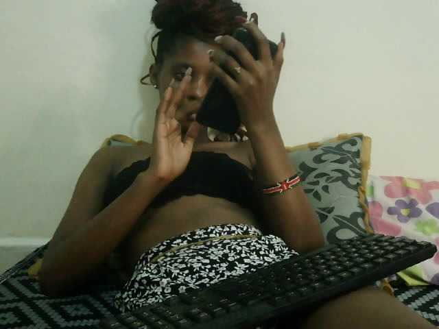 Ebonysly live cam on BongaCams