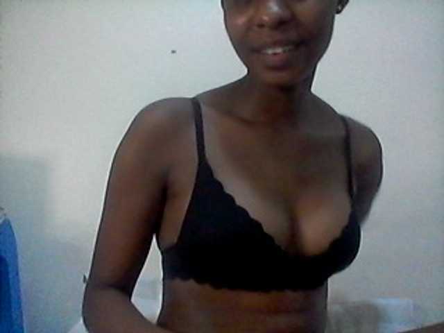 Ebonysly live cam on BongaCams