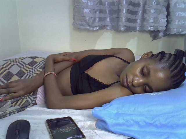 Ebonysly live cam on BongaCams