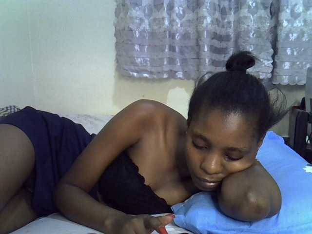 Ebonysly live cam on BongaCams