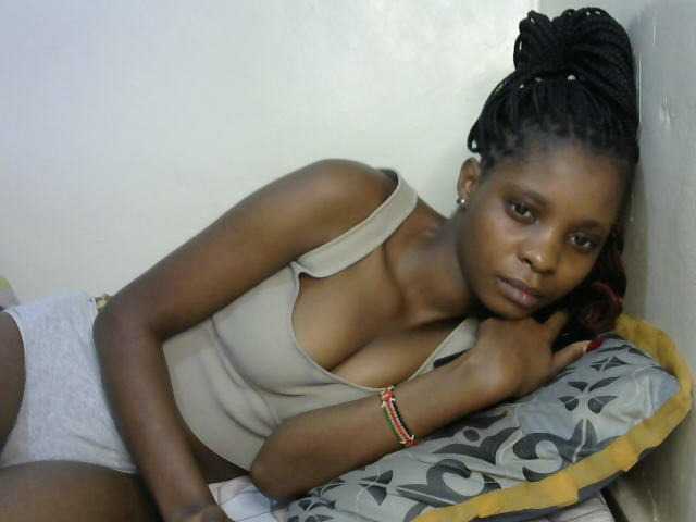 Ebonysly live cam on BongaCams