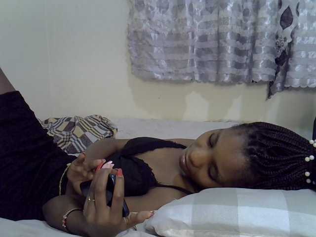 Ebonysly live cam on BongaCams