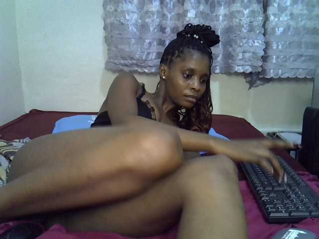 Ebonysly live cam on BongaCams
