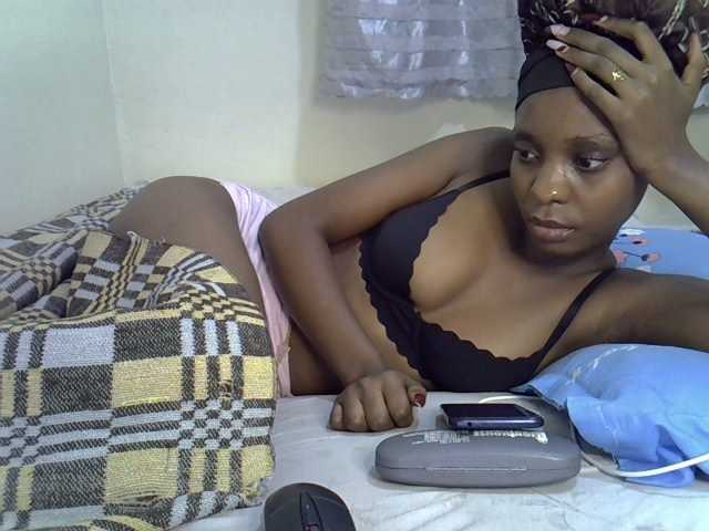 Ebonysly live cam on BongaCams