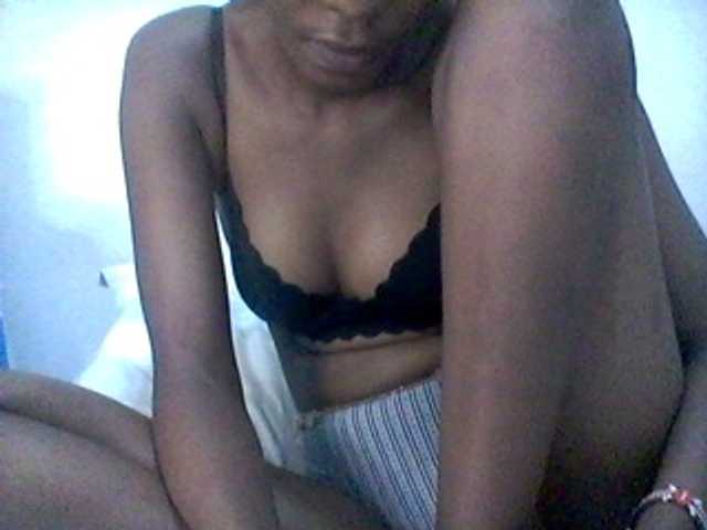 Ebonysly live cam on BongaCams