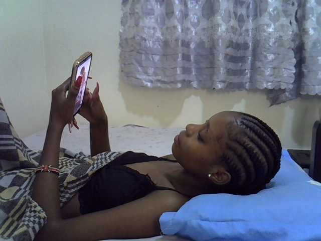 Ebonysly live cam on BongaCams