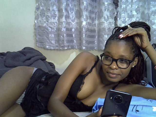 Ebonysly live cam on BongaCams