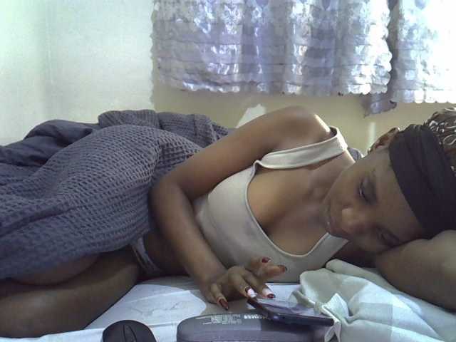 Ebonysly live cam on BongaCams