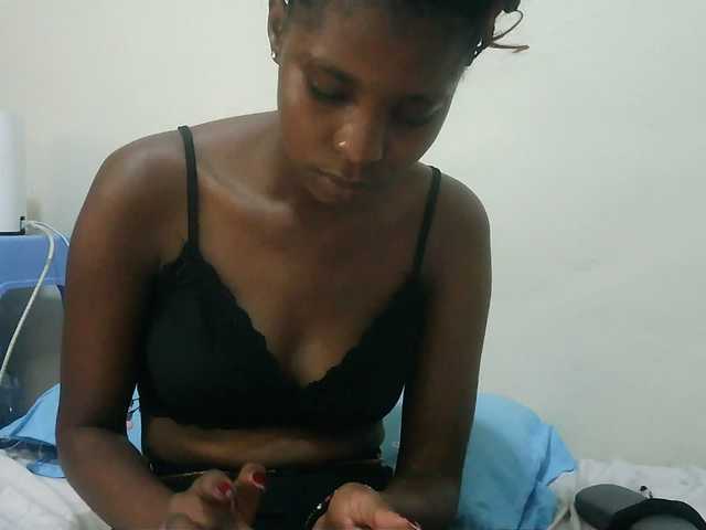 Ebonysly live cam on BongaCams
