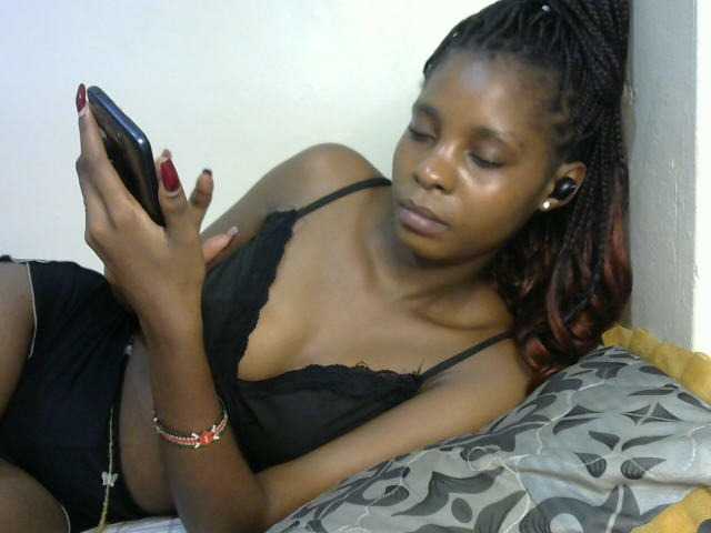 Ebonysly live cam on BongaCams