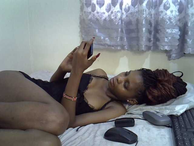 Ebonysly live cam on BongaCams