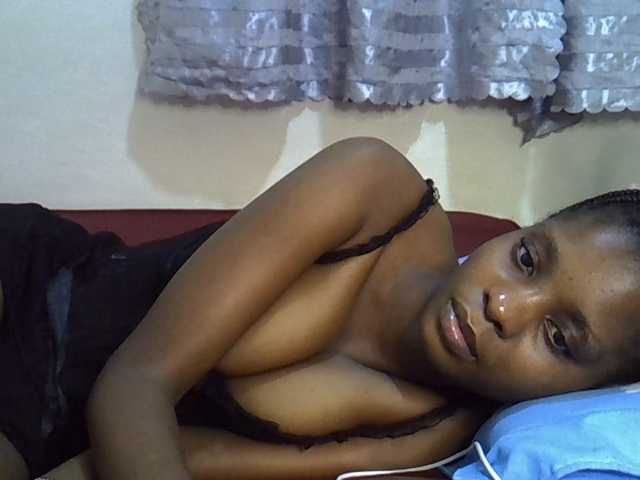 Ebonysly live cam on BongaCams