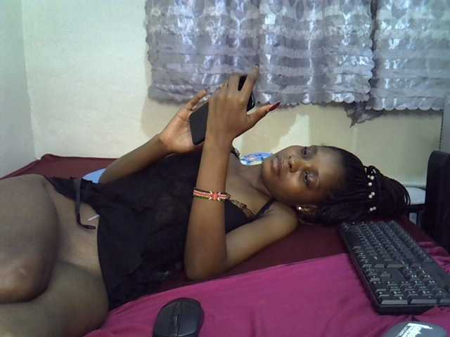 Ebonysly live cam on BongaCams