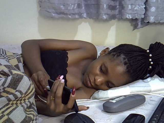 Ebonysly live cam on BongaCams