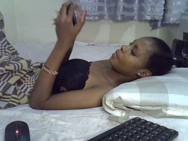 Ebonysly live cam on BongaCams