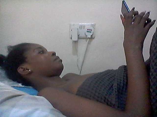 Ebonysly live cam on BongaCams