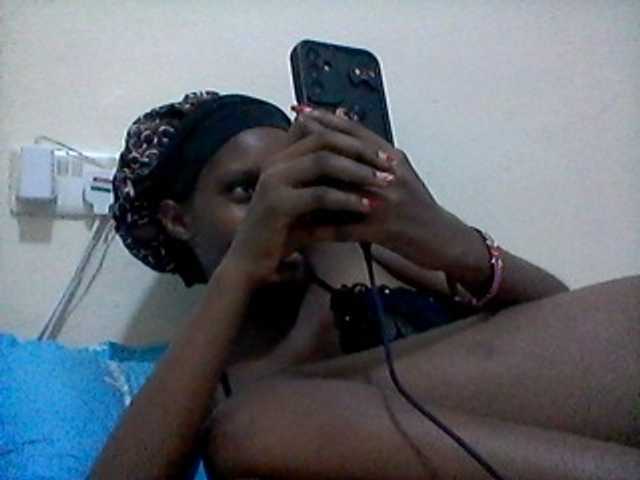 Ebonysly live cam on BongaCams