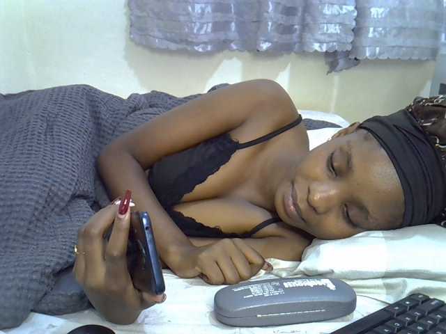 Ebonysly live cam on BongaCams