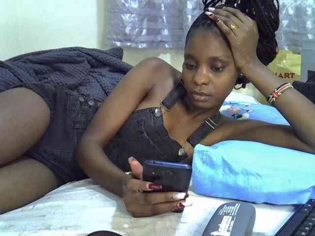 Ebonysly - Girl 