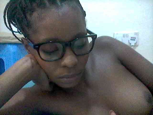 Model: Ebonysly