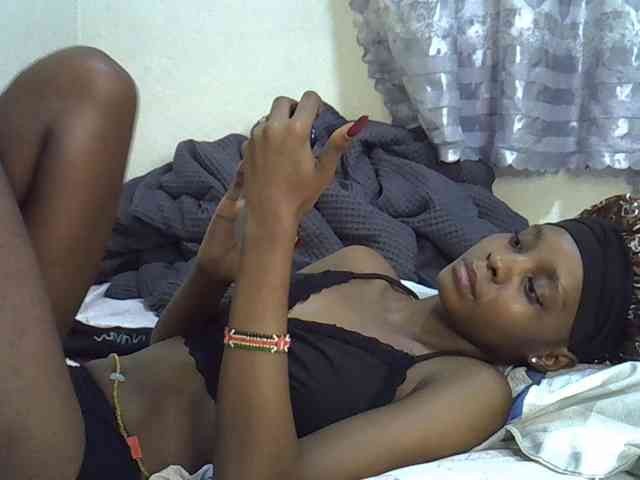Model: Ebonysly