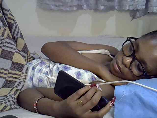 Model: Ebonysly