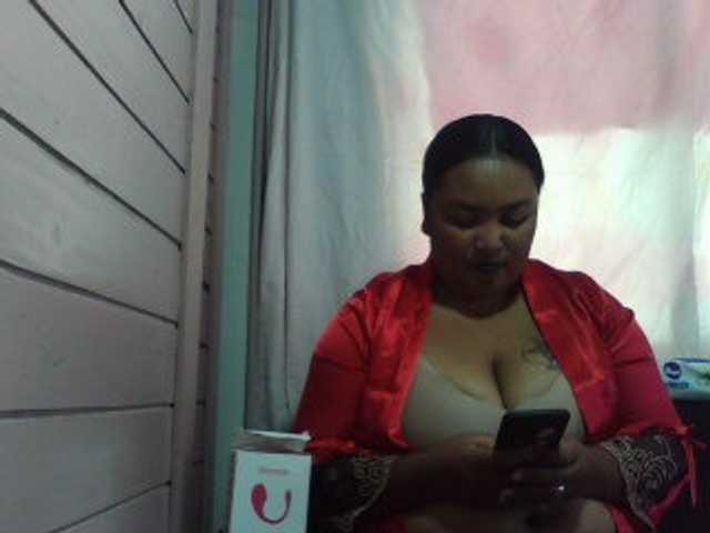 Bellerose1 live cam on BongaCams