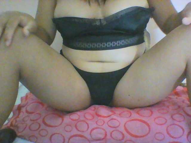 jamillah8, en directo ahora en BongaCams